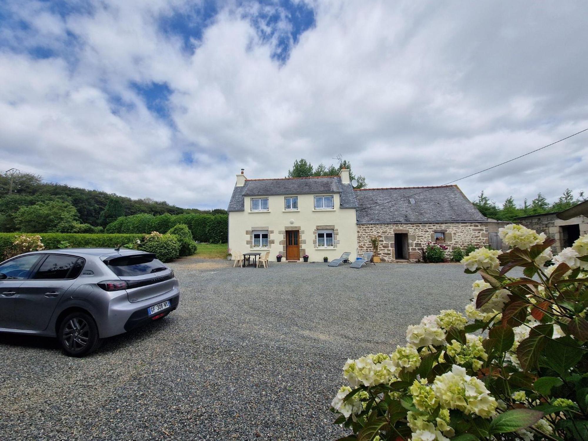 Holiday Home In The Countryside Near The Beach Guerlesquin Exterior photo